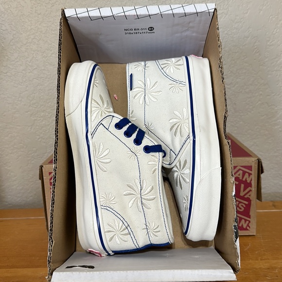 Vans Og Chukka Boot Canvas embroidered daisies marshmallow vault collection - Picture 9 of 12